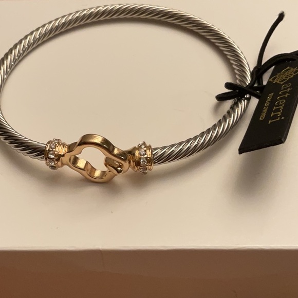 NWT Atterri Silver Clover Cable Bracelett